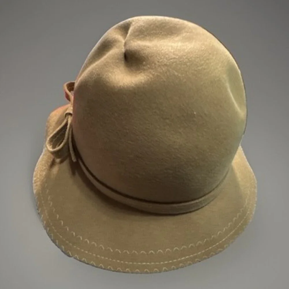 VTG RETRO 80’s-Bellini Cloche-Style Bowler Hat-100% Wool-Roll-Up Brim & Bow Band